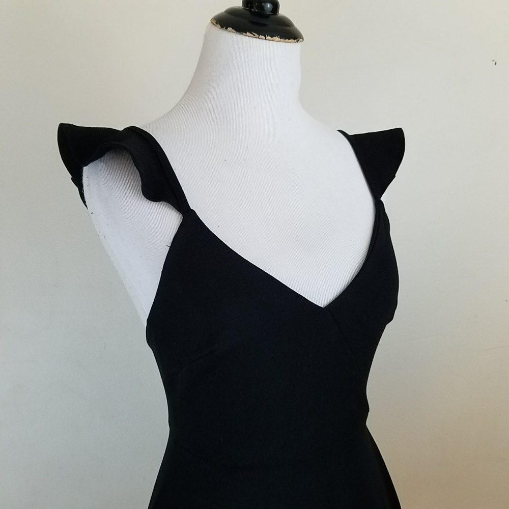 LuLus Fitted Backless Black Dress